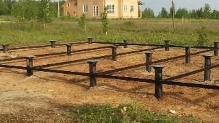 Установка и монтаж - винтовые сваи в Сатке для свайного фундамента дома. Цена от 2099 руб - видео закручивание